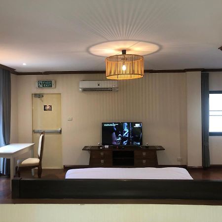 Nt Place Sukhumvit Suites Bangkok Exterior photo